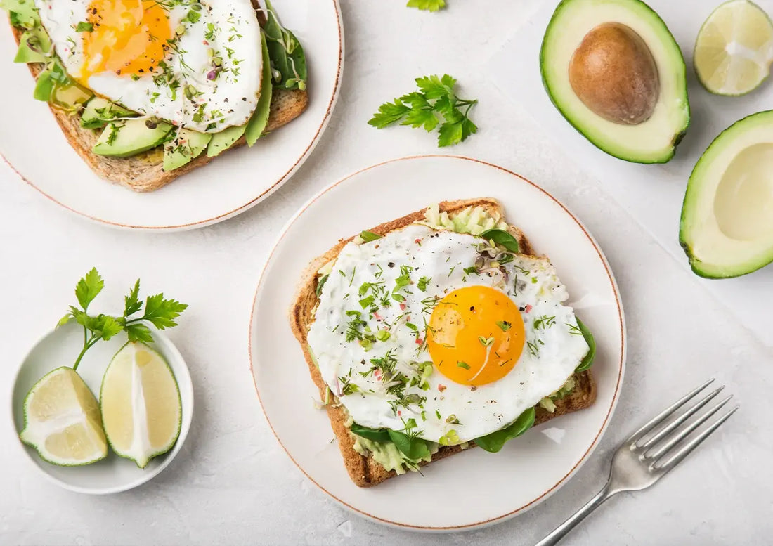 pożywne śniadanie bogate w witaminę B