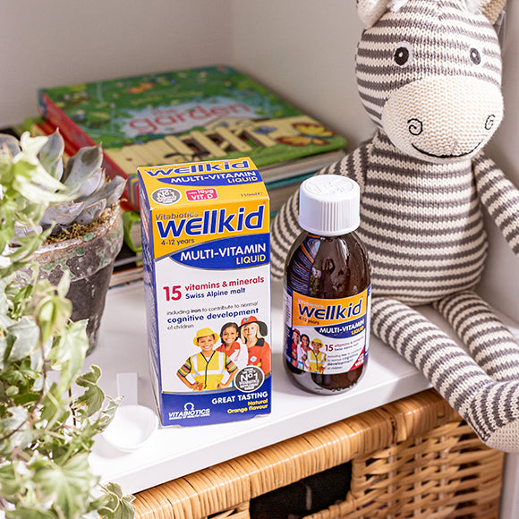 Wellkid Multi-vitamin Liquid - multiwitamina dla dzieci w płynie